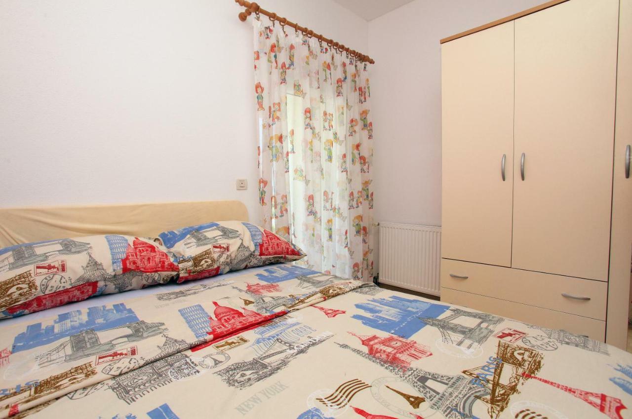 Apartman Dinka Trogir Exterior photo