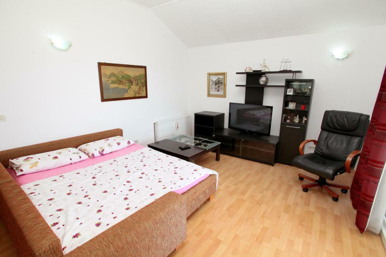Apartman Dinka Trogir Exterior photo